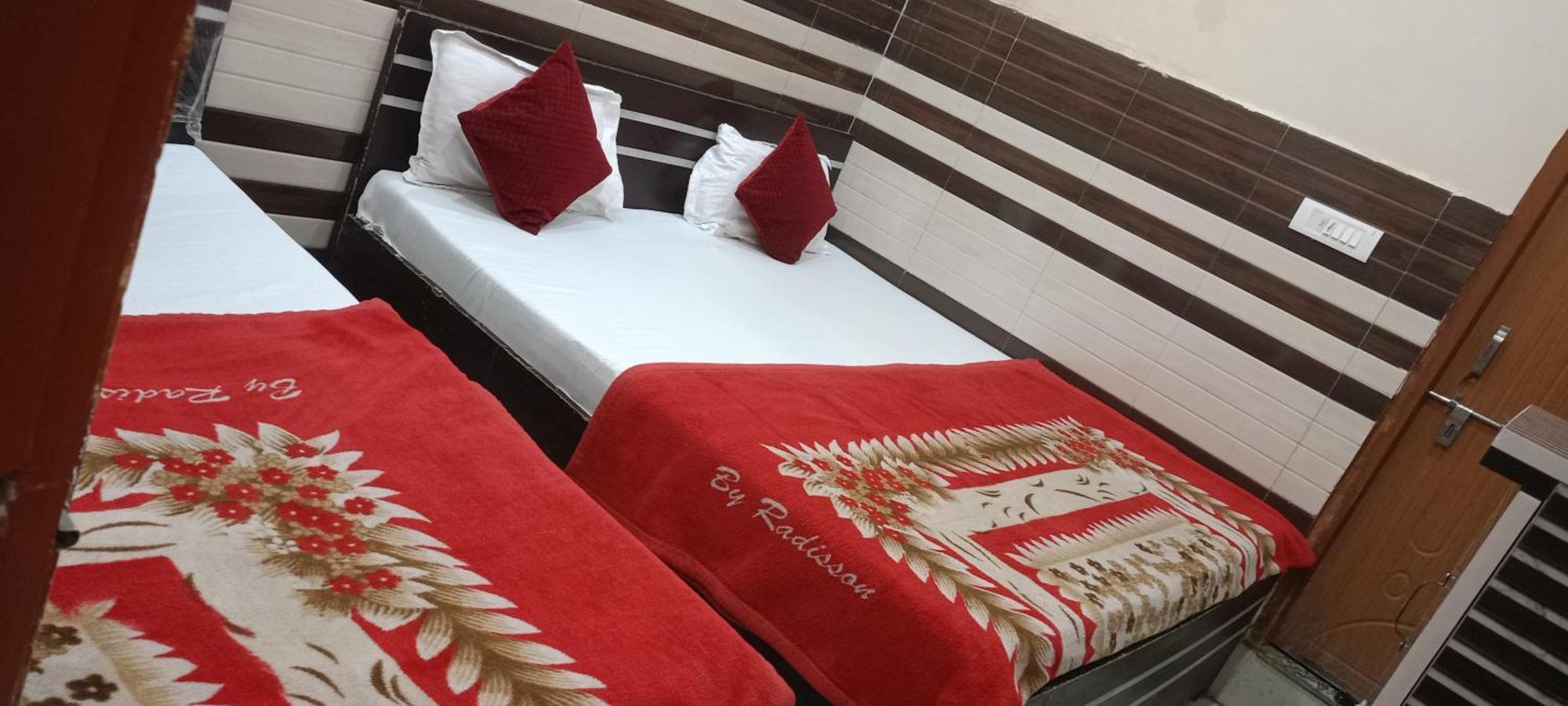 New Gayatri Palace Near Prem Mandir Vrindāvan Eksteriør billede